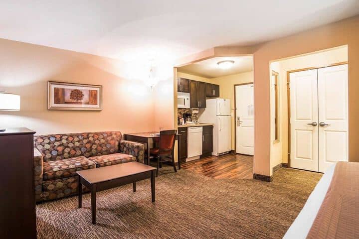 Room 18 of 37