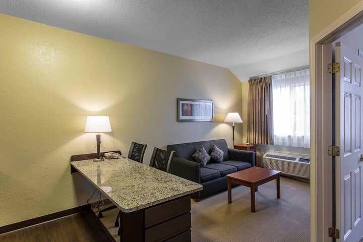Room 10 of 48