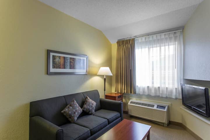 Room 22 of 48