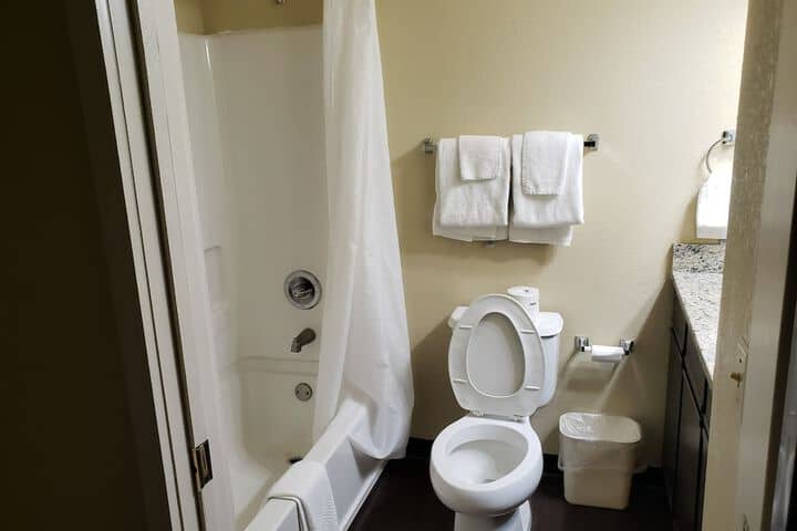 Room 40 of 48
