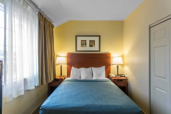 Room 19 of 48