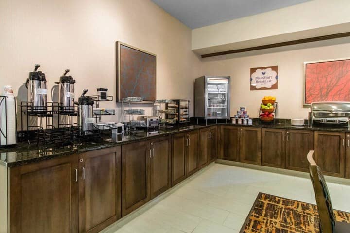 Breakfast area