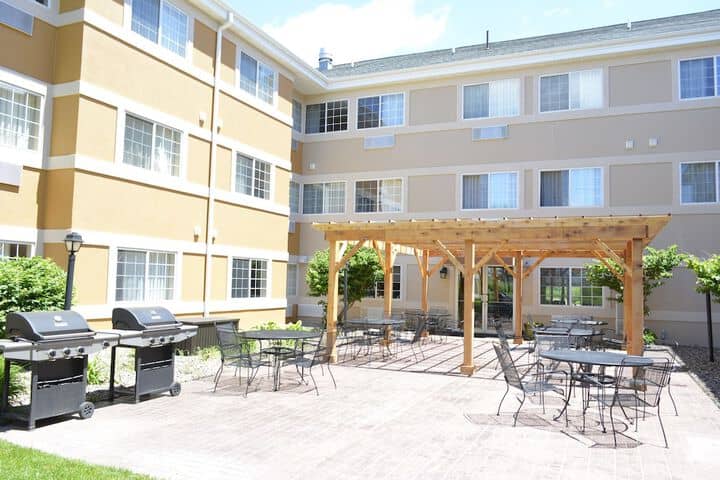 Hotel Exterior 55 of 57