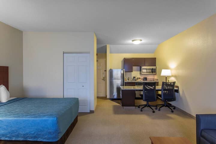 Room 17 of 48