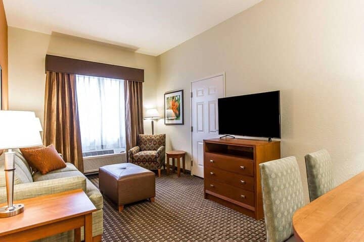 Room 10 of 39