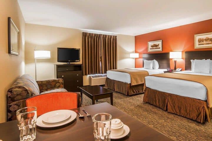 Room 21 of 37