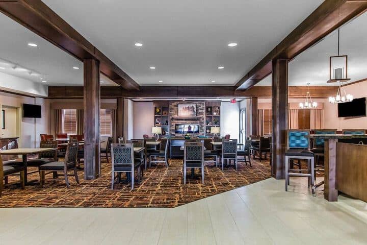 Breakfast area